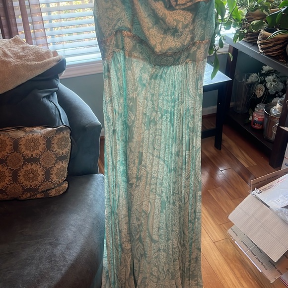 Lovely lifestyle print maxi size large. Rose Velvet. Pretty mint green/white - Picture 4 of 11